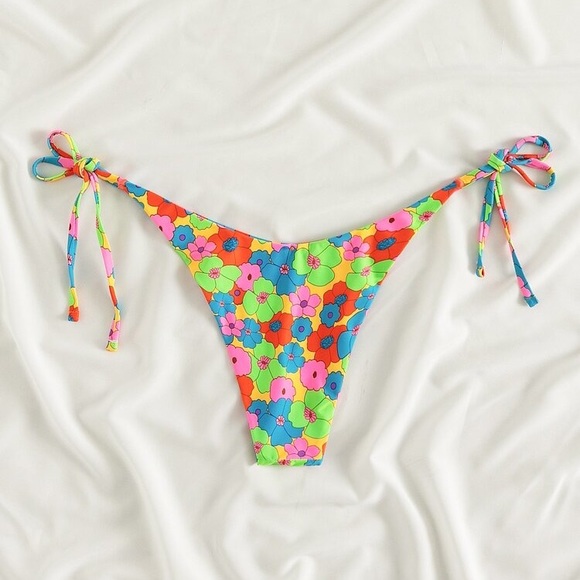 Floral Bikini Set - Picture 6 of 7